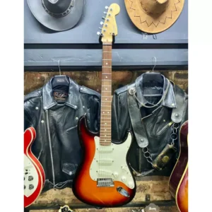 40th Anniversary model in classic 3-tone Sunburst | Lace sensor pickups | Medium Jumbo frets | LSR Rollernut | Minty condition & includes original case.