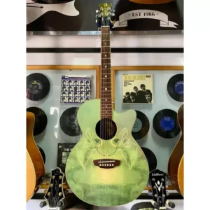 Model FANSOTNDJC : From LUNA guitars Fantasie Series, a world where faeries fly free in the moonlight !!! Spirit of the night Artwork by Hughes Waterhouse & Grimshaw. Equipped with Orion 3-band Preamp.